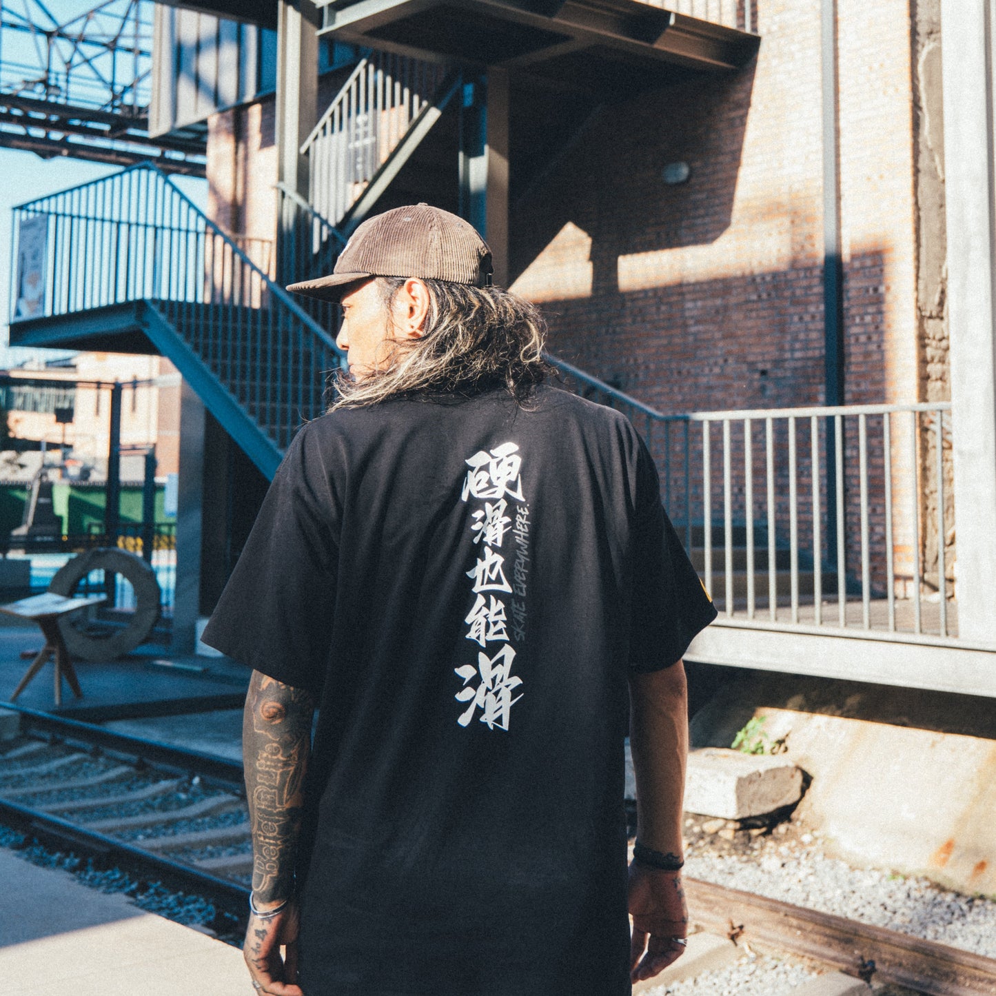 'Skate Everywhere 硬滑也能滑' Tshirt