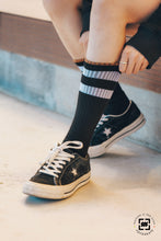 Load image into Gallery viewer, YOYOSKATE Escape Socks for Rollerblading / Skating Ankle High
